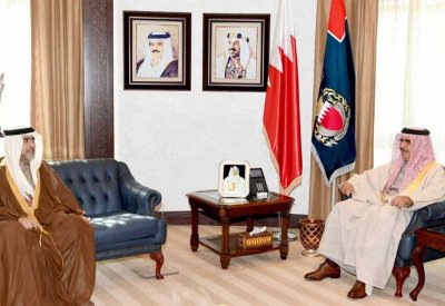 وزير الداخلية يبحث مع النائب خالد بوعنق عددا من الموضوعات ذات الاهتمام المشترك