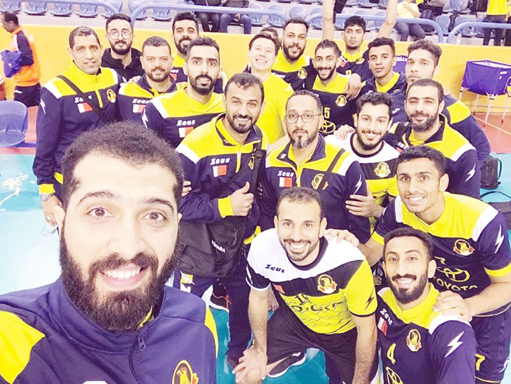طائرة الأهلي الثالثة عربيا
