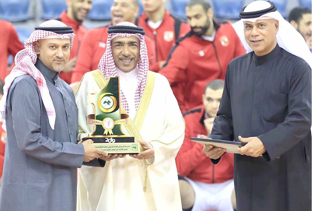 الحلواجي يتسلم جائزة الاتحاد العربي