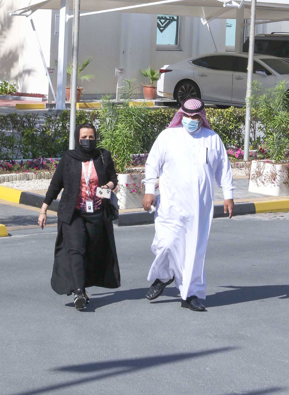 مسؤولون من وزارة المجلسين يغادرون