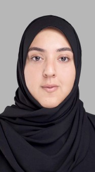 الطالبة عفيفة علي - كلية الآداب