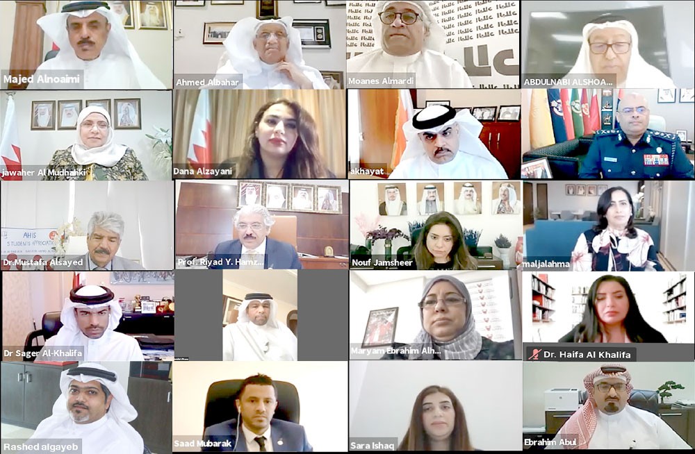جانب من المشاركين بمنتدى “البلاد”