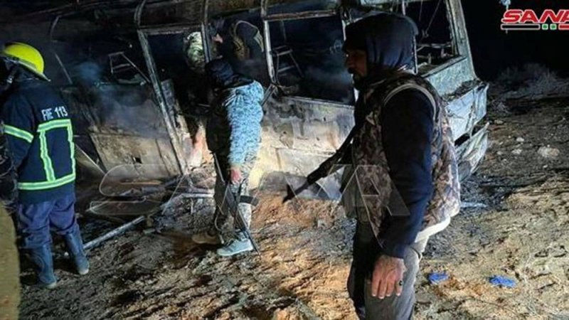 داعش يتبنى هجوما على حافلة سورية أودى بحياة 37 جنديا