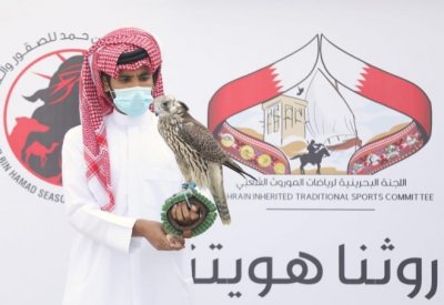 46 فائزا في افتتاح بطولة سمو الشيخ خالد بن حمد للصقور