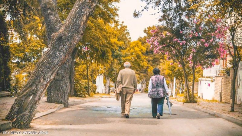 دراسة: طريقة المشي تكشف صحتك العقلية