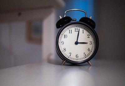 الاستيقاظ عند الثالثة صباحا.. تعرف على أسبابه وحلوله