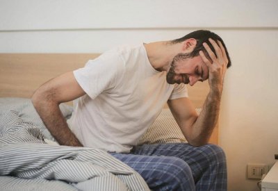 ثقل القدمين عند الاستيقاظ.. ما الأسباب؟