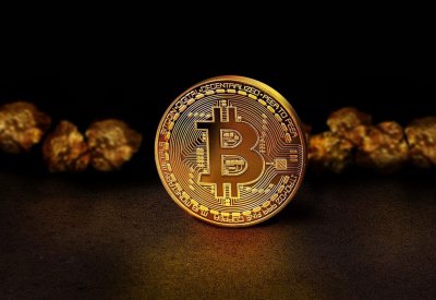 خبير يتوقع ارتفاع سعر "بيتكوين" إلى 100 ألف دولار