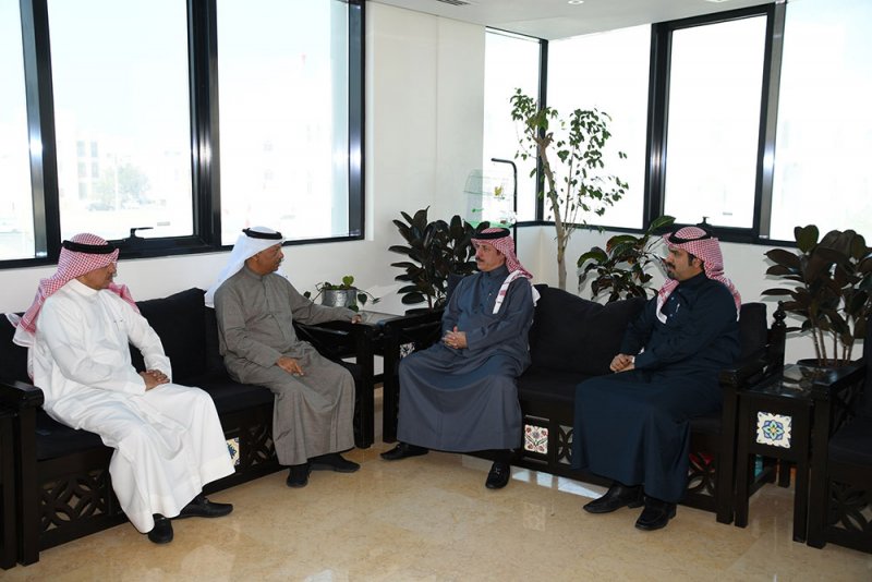 نائب محافظ محافظة المحرق يشيد بالجمعيات التي تعنى بكبار السن