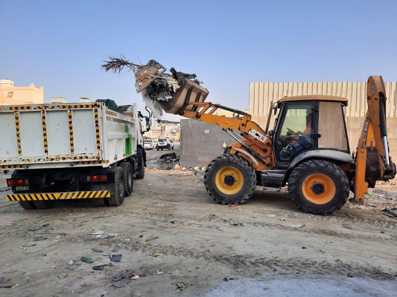 البلدية الشمالية تزيل 30 شحنة من مخلفات البناء في منطقة الهملة ضمن حملة ( الشمالية بلا مخلفات بناء )  