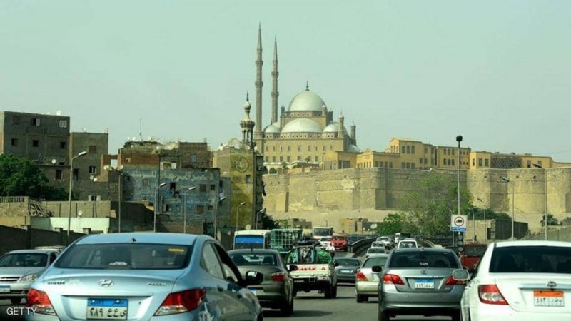 السيسي يوجه بالتوسع في إحلال الغاز الطبيعي كوقود للسيارات
