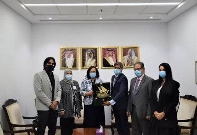وزيرة الصحة تلتقي مع المسئولين بالمستشفى الملكي للنساء والأطفال
