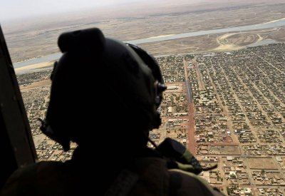 فرنسا تلمح إلى تخفيض عدد جنودها في قوة برخان