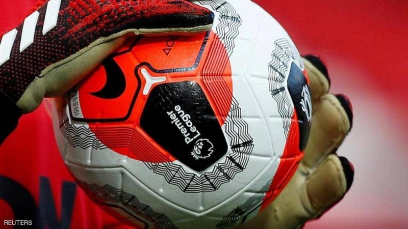 رغم الإغلاق.. جونسون يمنح الدوري الإنجليزي "قبلة الحياة"