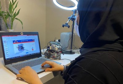 7 مدارس ثانوية تتدرب عن بعد على استخدام الروبوت في التعليم