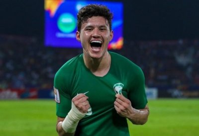 الحمدان وغريب ينافسان على جائزة أفضل لاعب شاب في آسيا