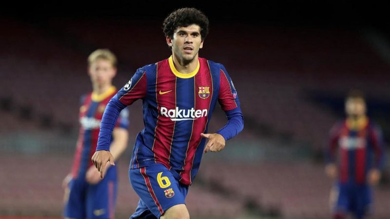 برشلونة يعير ألينيا إلى خيتافي