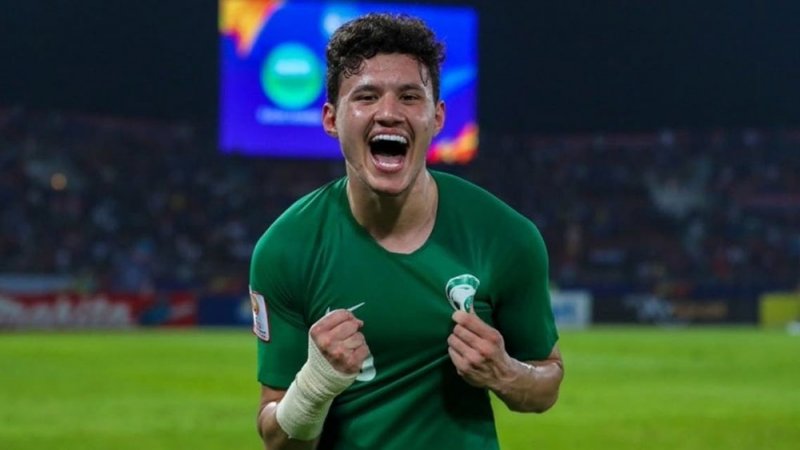 الحمدان وغريب ينافسان على جائزة أفضل لاعب شاب في آسيا