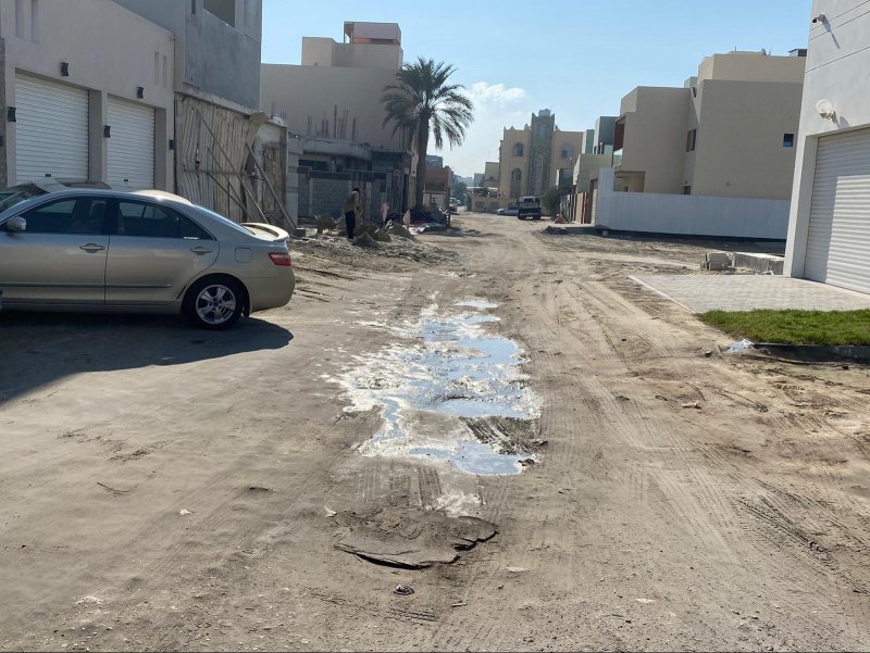 أهالي مجمع 234 بسماهيج: المجاري "فطستنا" والجامبينات "شلخت سياراتنا"