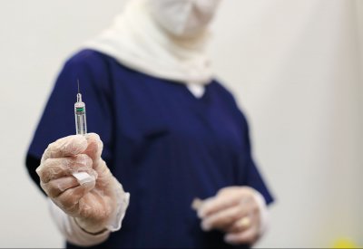 الصين تعتزم تقديم لقاحات كوفيد-19 لمواطنيها مجانا