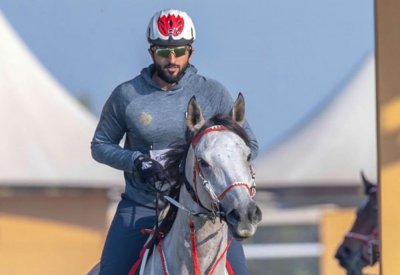ناصر بن حمد يشيد بفوز الخاطري وعطاء الفرسان