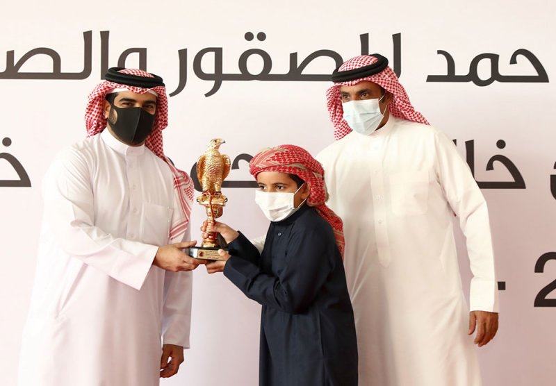 سمو الشيخ سلمان بن محمد يتوج أبطال بطولة سمو الشيخ خالد بن حمد للصقور 