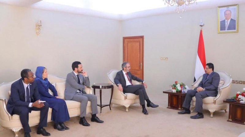 اليمن: هجوم الحوثي على مطار عدن محاولة لاغتيال السلام