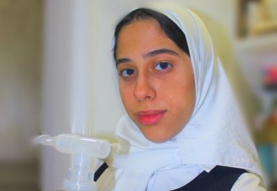 طالبة بثانوية المعرفة تصنع حقيبة تعقيم بالبخار