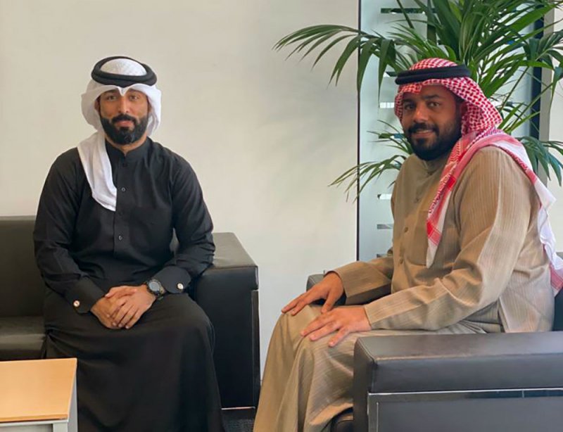 الماجد يستقبل البارالمبي حكيم اليافعي بمناسبة حصولة على شهادة الماجستير