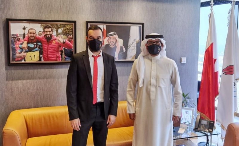 الأمين العام للجنة الأولمبية يستقبل نجم منتخب السنوكر حبيب صباح