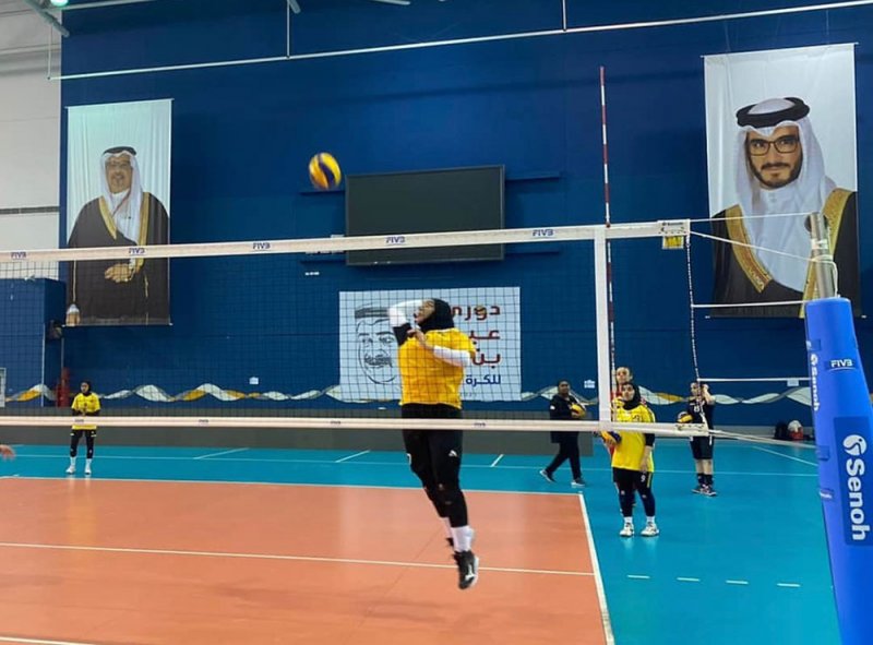 محمد عبدالعزيز يقود سيدات الطائرة رسميا