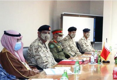 القائد العام لقوة دفاع البحرين يستقبل رئيس العمليات البحرية الأمريكية