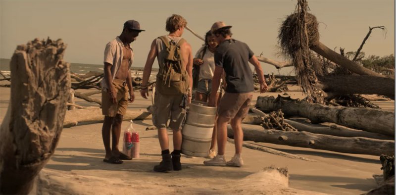 دعوى قضائية ضد كتاب مسلسل "Outer Banks"
