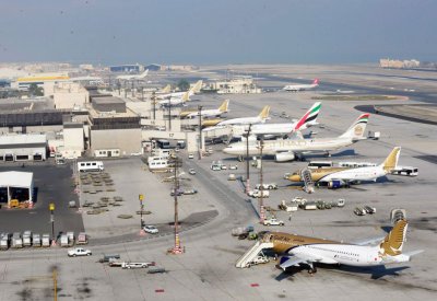 "كورونا" تخفض حركة الركاب 76% وحركة الطائرات 68% في مطار البحرين