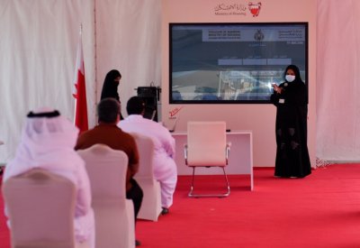 بالصور: "وزير الإسكان" يعلن بدء توزيع مشروع "البحير" الإسكاني
