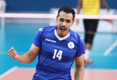 النصراوي يونس عبدالكريم يجري عملية جراحية