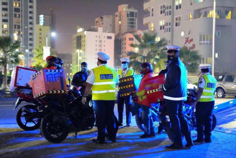 المرور: تدعو شركات التوصيل للالتزام بالأنظمة والقواعد المرورية.. وتسحب 364 دراجة