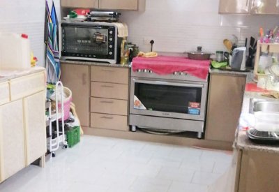 “الإسكان” تجبر أرملة على تملك منزل “ورثة” وتشترط العيش معًا