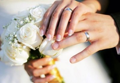 يقترض من زوجته المال للزواج بامرأة ثانية