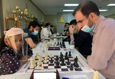 الجمري وبوخلف يشاركان في تحكيم بطولة دانة للشطرنج