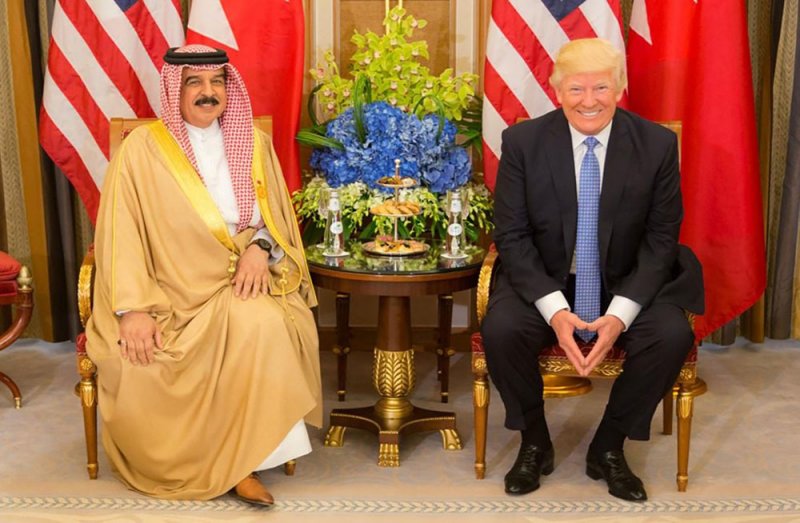 جلالة الملك المفدى يبعث رسالة شكر وتقدير لفخامة الرئيس ترامب
