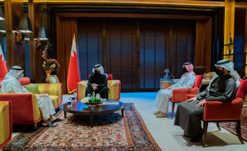 سمو الشيخ خالد بن حمد آل خليفة يستقبل وزير شؤون الإعلام