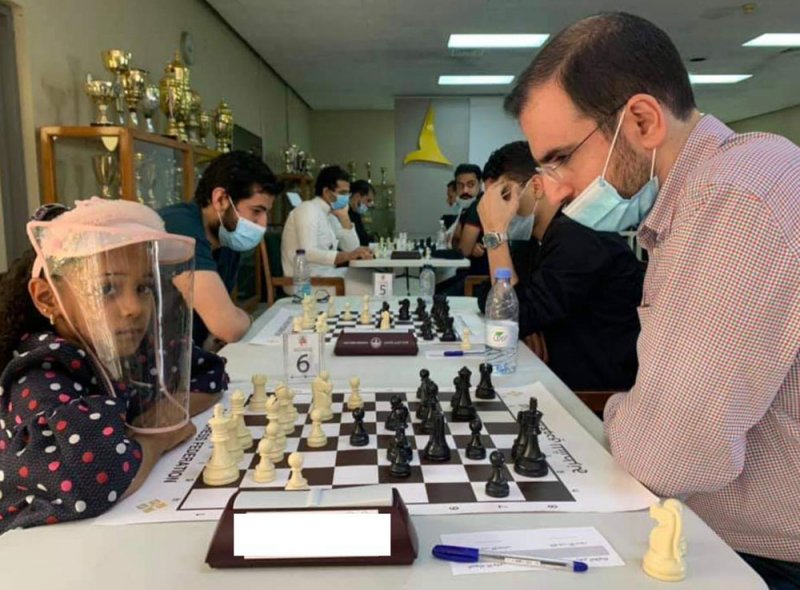 الجمري وبوخلف يشاركان في تحكيم بطولة دانة للشطرنج