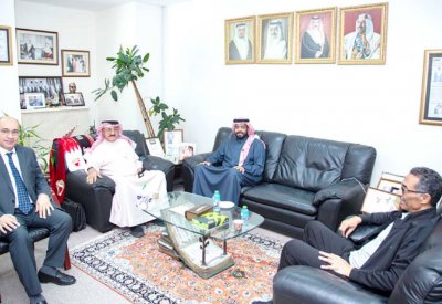 “الأهلية” تبحث التعاون مع اللجنة البارالمبية