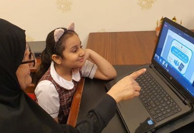 طالبات وأولياء أمور: دليل ابتدائية حفصة ساعدنا كثيرًا في التعلّم الرقمي