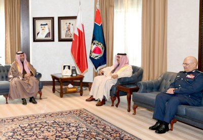 معالي وزير الداخلية يبحث مع عدد من النواب الموضوعات ذات الاهتمام المشترك
