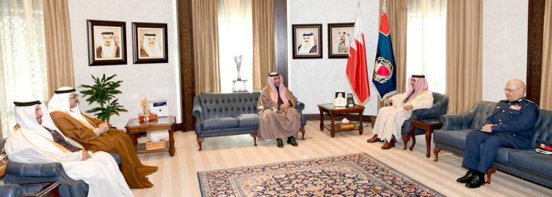 معالي وزير الداخلية يبحث مع عدد من النواب الموضوعات ذات الاهتمام المشترك