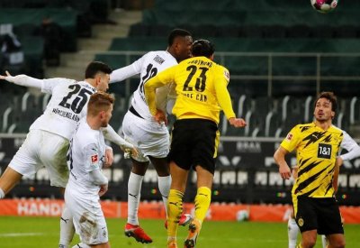 مونشنغلادباخ يكسر نحسه أمام بروسيا دورتموند برباعية