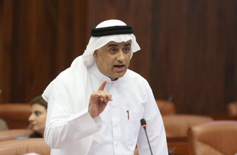 الصالح: ما نشرته "البلاد" عن توظيف الأجانب بالبلديات.. فضيحة