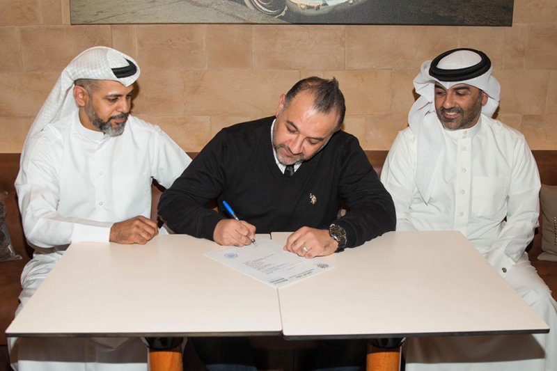 المدرب عاشور يوقع رسميا مع وكيل الأعمال أبوإدريس